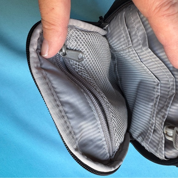 Pacsafe Metrosafe LS100 EUC - Picture 2 of 11